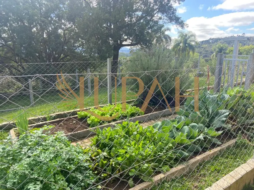 Chácara com 3 quartos à venda, 337m2 em Área Rural de Campo Largo, Campo Largo - PR - imagem 4 Foto 4 de Chácara com 3 quartos à venda, 337m2 em Área Rural de Campo Largo, Campo Largo - PR