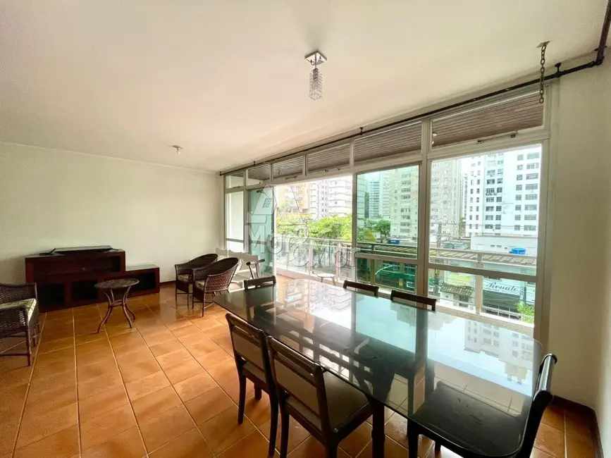 Apartamento com 3 quartos para alugar, 150m2 em Pitangueiras, Guaruja - SP - imagem 3 Foto 3 de Apartamento com 3 quartos para alugar, 150m2 em Pitangueiras, Guaruja - SP