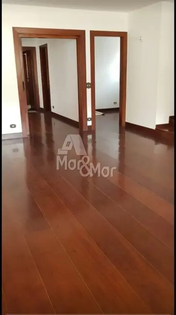 Sobrado com 4 quartos à venda, 390m2 em Pitangueiras, Guaruja - SP - imagem 4 Foto 4 de Sobrado com 4 quartos à venda, 390m2 em Pitangueiras, Guaruja - SP