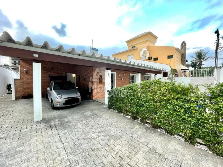 Foto 3 de Casa com 5 quartos à venda, 179m2 em Enseada, Guaruja - SP