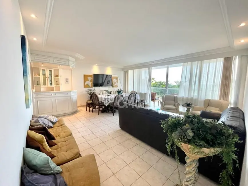 Apartamento com 4 quartos à venda, 230m2 em Pitangueiras, Guaruja - SP - imagem 4 Foto 4 de Apartamento com 4 quartos à venda, 230m2 em Pitangueiras, Guaruja - SP