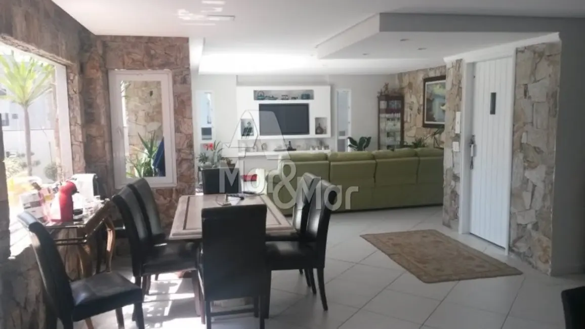 Cobertura com 3 quartos à venda, 319m2 em Pitangueiras, Guaruja - SP - imagem 9 Foto 9 de Cobertura com 3 quartos à venda, 319m2 em Pitangueiras, Guaruja - SP