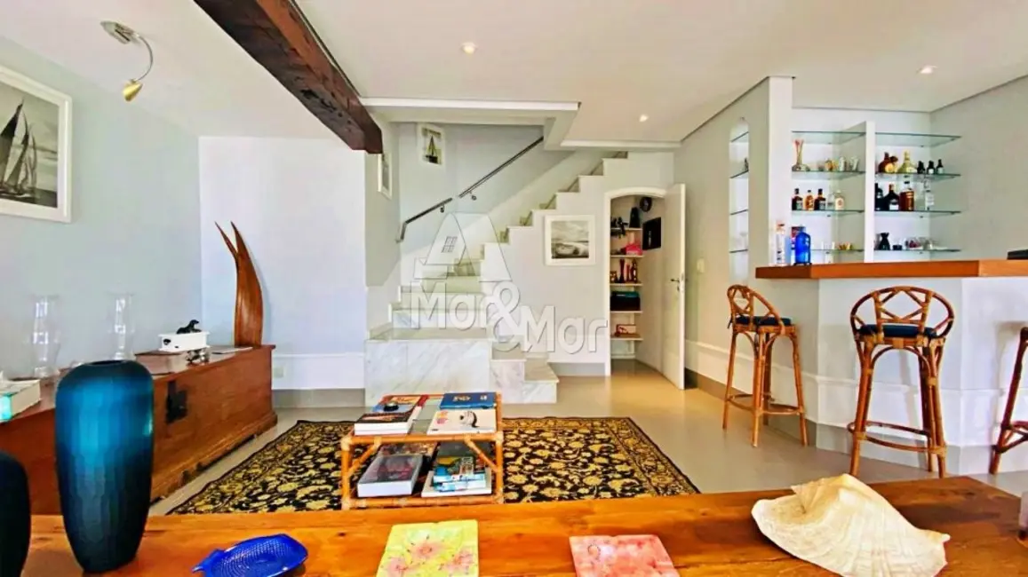 Foto 3 de Casa com 6 quartos à venda, 720m2 em Guaruja - SP