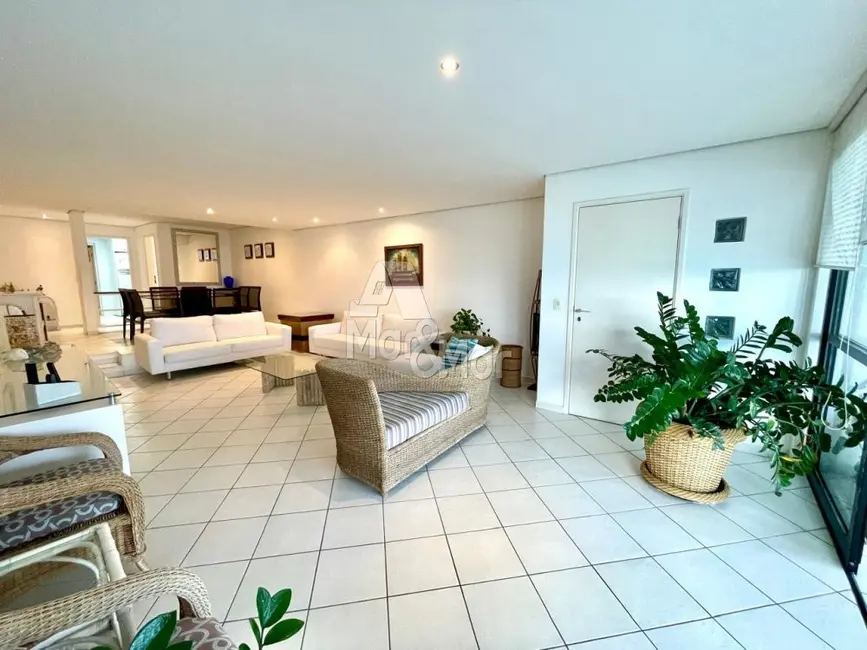 Apartamento com 3 quartos à venda, 182m2 em Pitangueiras, Guaruja - SP - imagem 4 Foto 4 de Apartamento com 3 quartos à venda, 182m2 em Pitangueiras, Guaruja - SP