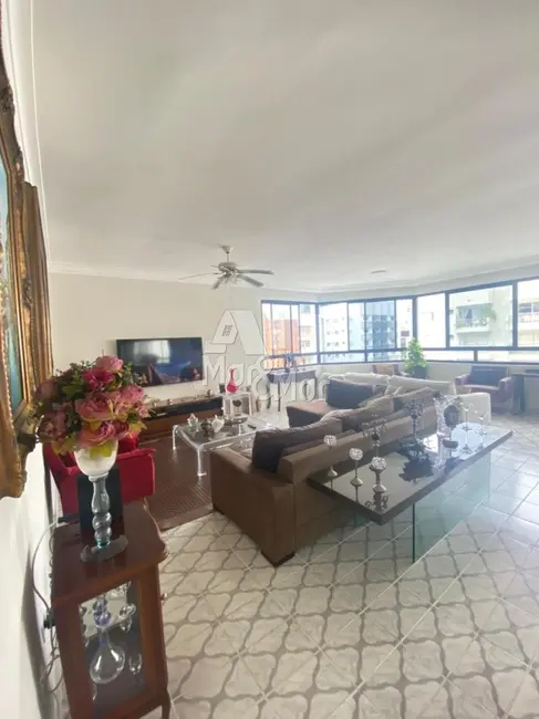 Foto 1 de Apartamento com 3 quartos à venda, 220m2 em Pitangueiras, Guaruja - SP