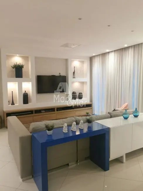 Apartamento com 3 quartos à venda, 179m2 em Pitangueiras, Guaruja - SP - imagem 4 Foto 4 de Apartamento com 3 quartos à venda, 179m2 em Pitangueiras, Guaruja - SP