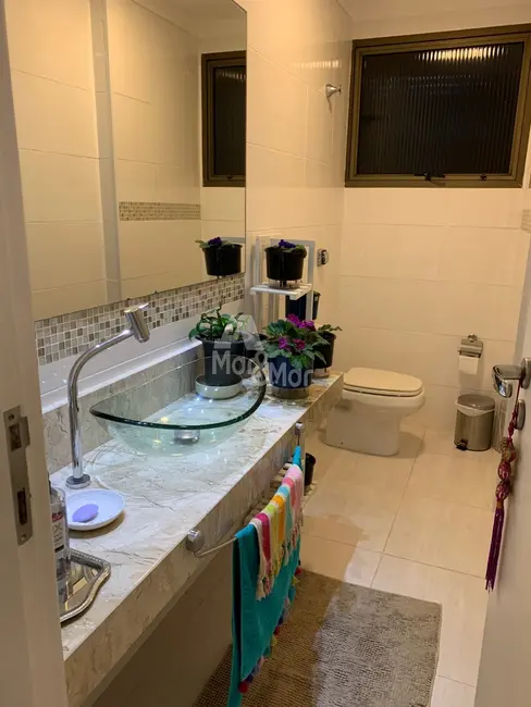 Apartamento com 5 quartos à venda, 240m2 em Pitangueiras, Guaruja - SP - imagem 8 Foto 8 de Apartamento com 5 quartos à venda, 240m2 em Pitangueiras, Guaruja - SP