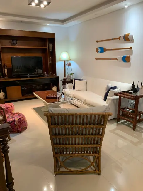 Apartamento com 5 quartos à venda, 240m2 em Pitangueiras, Guaruja - SP - imagem 6 Foto 6 de Apartamento com 5 quartos à venda, 240m2 em Pitangueiras, Guaruja - SP