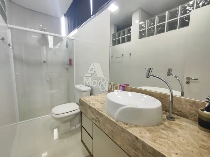 Apartamento com 4 quartos à venda, 171m2 em Pitangueiras, Guaruja - SP - imagem 8 Foto 8 de Apartamento com 4 quartos à venda, 171m2 em Pitangueiras, Guaruja - SP