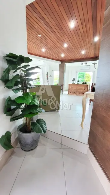 Casa de Condomínio com 3 quartos à venda, 247m2 em Enseada, Guaruja - SP - imagem 4 Foto 4 de Casa de Condomínio com 3 quartos à venda, 247m2 em Enseada, Guaruja - SP