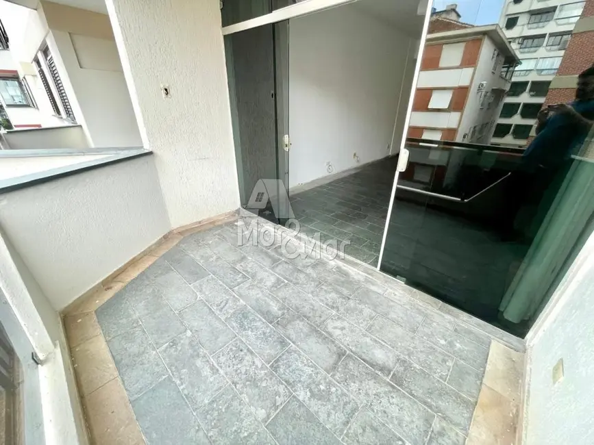 Foto 6 de Apartamento com 2 quartos à venda, 75m2 em Jardim Las Palmas, Guaruja - SP