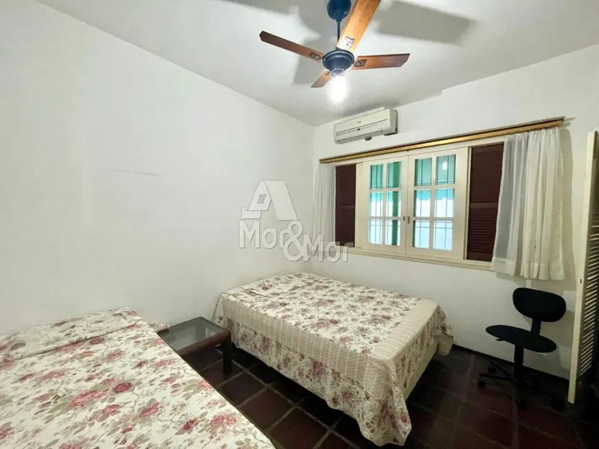 Foto 9 de Casa com 4 quartos à venda, 204m2 em Jardim Las Palmas, Guaruja - SP