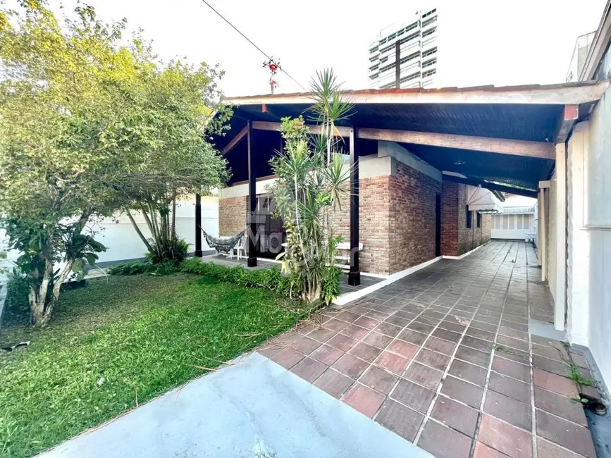 Foto 1 de Casa com 4 quartos à venda, 204m2 em Jardim Las Palmas, Guaruja - SP