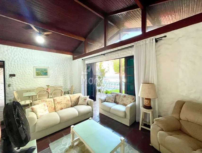 Foto 8 de Casa com 4 quartos à venda, 204m2 em Jardim Las Palmas, Guaruja - SP