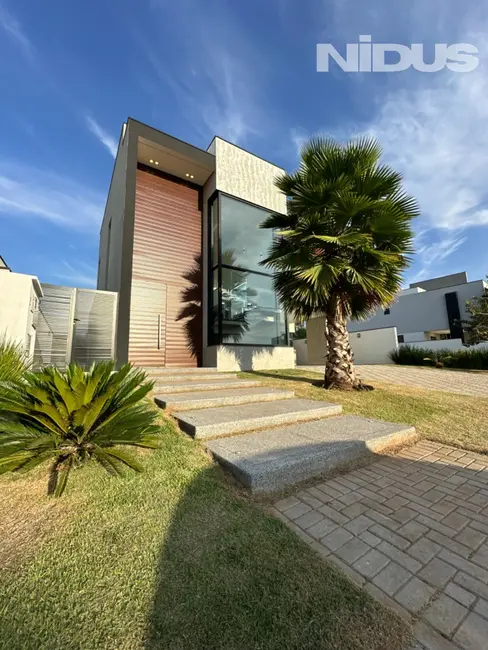 Foto 2 de Casa de Condomínio com 3 quartos à venda e para alugar, 326m2 em Votorantim - SP