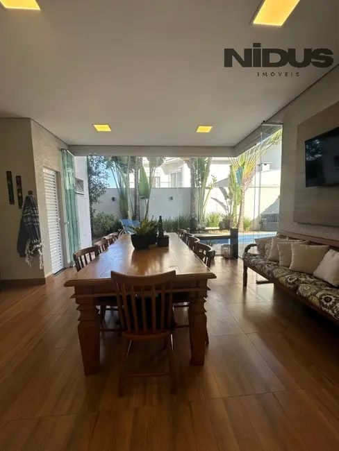 Casa de Condomínio com 3 quartos à venda, 255m2 em Jardim Residencial Mont Blanc, Sorocaba - SP - imagem 2 Foto 2 de Casa de Condomínio com 3 quartos à venda, 255m2 em Jardim Residencial Mont Blanc, Sorocaba - SP