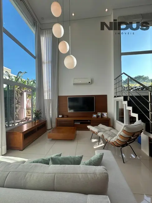 Casa de Condomínio com 3 quartos à venda, 255m2 em Jardim Residencial Mont Blanc, Sorocaba - SP - imagem 3 Foto 3 de Casa de Condomínio com 3 quartos à venda, 255m2 em Jardim Residencial Mont Blanc, Sorocaba - SP