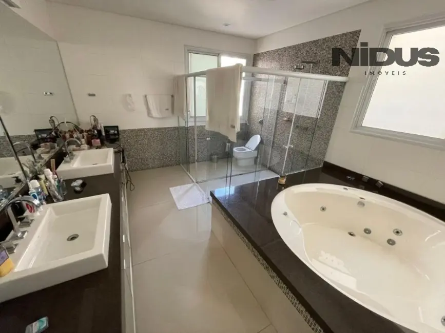 Casa de Condomínio com 3 quartos à venda, 400m2 em Jardim Residencial Tivoli Park, Sorocaba - SP - imagem 4 Foto 4 de Casa de Condomínio com 3 quartos à venda, 400m2 em Jardim Residencial Tivoli Park, Sorocaba - SP