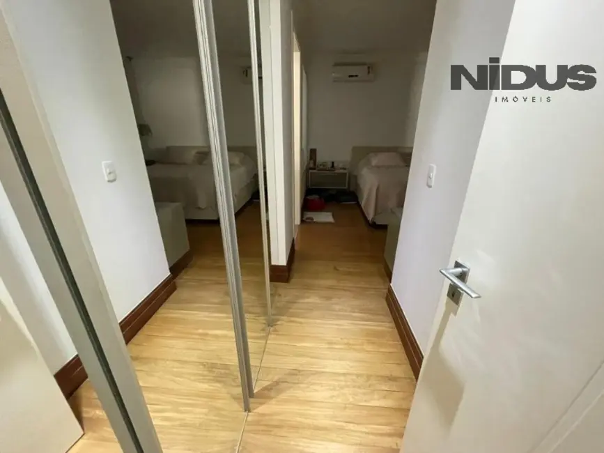 Casa de Condomínio com 3 quartos à venda, 400m2 em Jardim Residencial Tivoli Park, Sorocaba - SP - imagem 6 Foto 6 de Casa de Condomínio com 3 quartos à venda, 400m2 em Jardim Residencial Tivoli Park, Sorocaba - SP