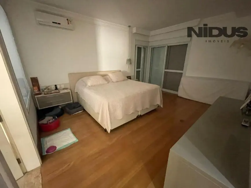 Casa de Condomínio com 3 quartos à venda, 400m2 em Jardim Residencial Tivoli Park, Sorocaba - SP - imagem 5 Foto 5 de Casa de Condomínio com 3 quartos à venda, 400m2 em Jardim Residencial Tivoli Park, Sorocaba - SP