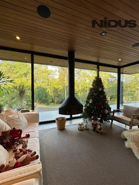 Casa de Condomínio com 3 quartos à venda, 390m2 em Condomínio Residencial Terras de São Lucas, Sorocaba - SP - imagem 4 Foto 4 de Casa de Condomínio com 3 quartos à venda, 390m2 em Condomínio Residencial Terras de São Lucas, Sorocaba - SP