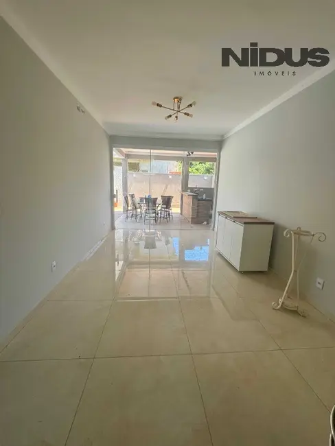 Casa de Condomínio com 2 quartos à venda, 180m2 em Jardim Residencial Campos do Conde, Sorocaba - SP - imagem 4 Foto 4 de Casa de Condomínio com 2 quartos à venda, 180m2 em Jardim Residencial Campos do Conde, Sorocaba - SP
