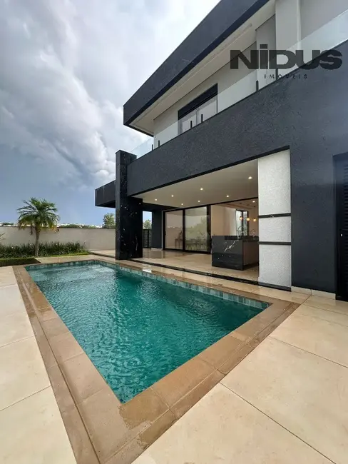 Foto 1 de Casa com 4 quartos à venda, 360m2 em Votorantim - SP