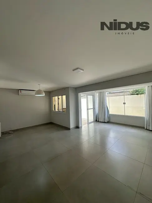 Casa de Condomínio com 3 quartos à venda, 180m2 em Sorocaba - SP - imagem 3 Foto 3 de Casa de Condomínio com 3 quartos à venda, 180m2 em Sorocaba - SP