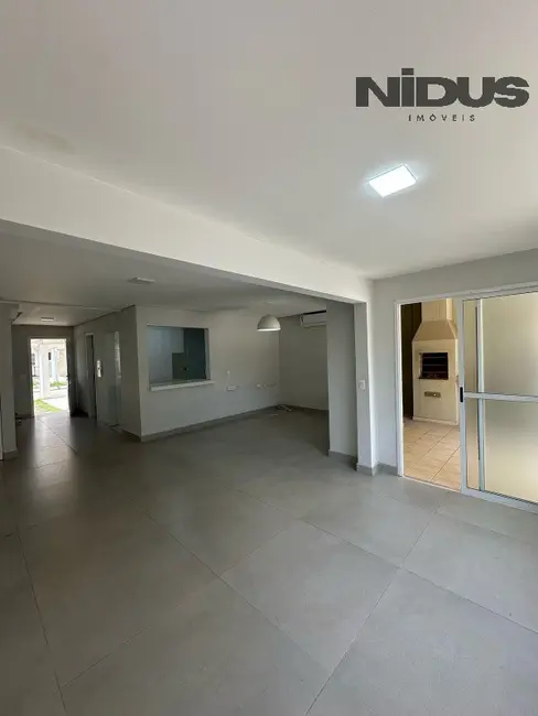 Casa de Condomínio com 3 quartos à venda, 180m2 em Sorocaba - SP - imagem 2 Foto 2 de Casa de Condomínio com 3 quartos à venda, 180m2 em Sorocaba - SP