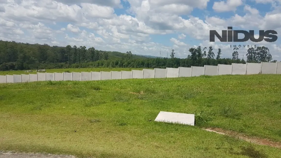 Foto 1 de Terreno / Lote à venda, 1005m2 em Salto De Pirapora - SP