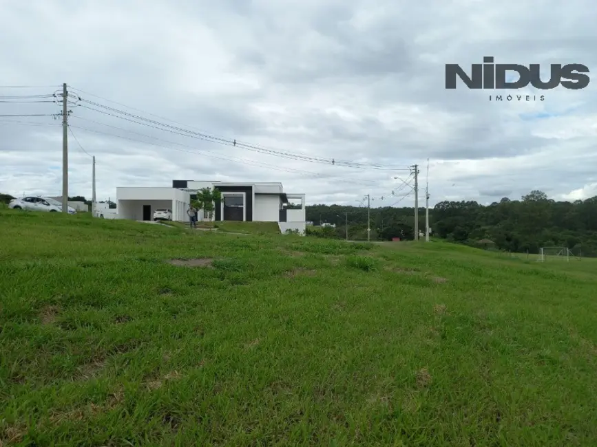 Foto 2 de Terreno / Lote à venda, 1005m2 em Salto De Pirapora - SP