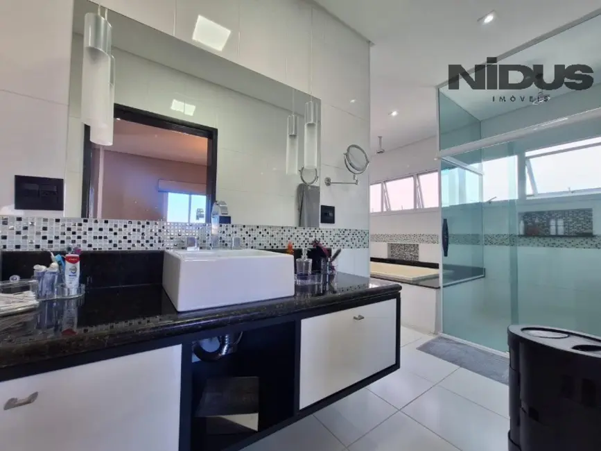 Casa de Condomínio com 3 quartos à venda, 350m2 em Jardim Residencial Chácara Ondina, Sorocaba - SP - imagem 4 Foto 4 de Casa de Condomínio com 3 quartos à venda, 350m2 em Jardim Residencial Chácara Ondina, Sorocaba - SP