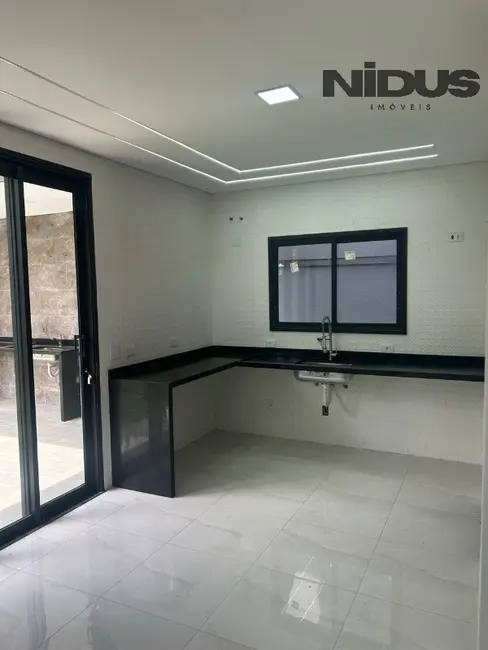 Casa de Condomínio com 3 quartos à venda, 219m2 em Jardim Astro, Sorocaba - SP - imagem 3 Foto 3 de Casa de Condomínio com 3 quartos à venda, 219m2 em Jardim Astro, Sorocaba - SP