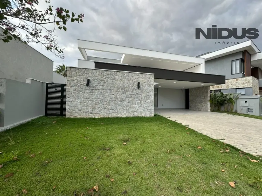 Foto 1 de Casa de Condomínio com 3 quartos à venda, 230m2 em Votorantim - SP