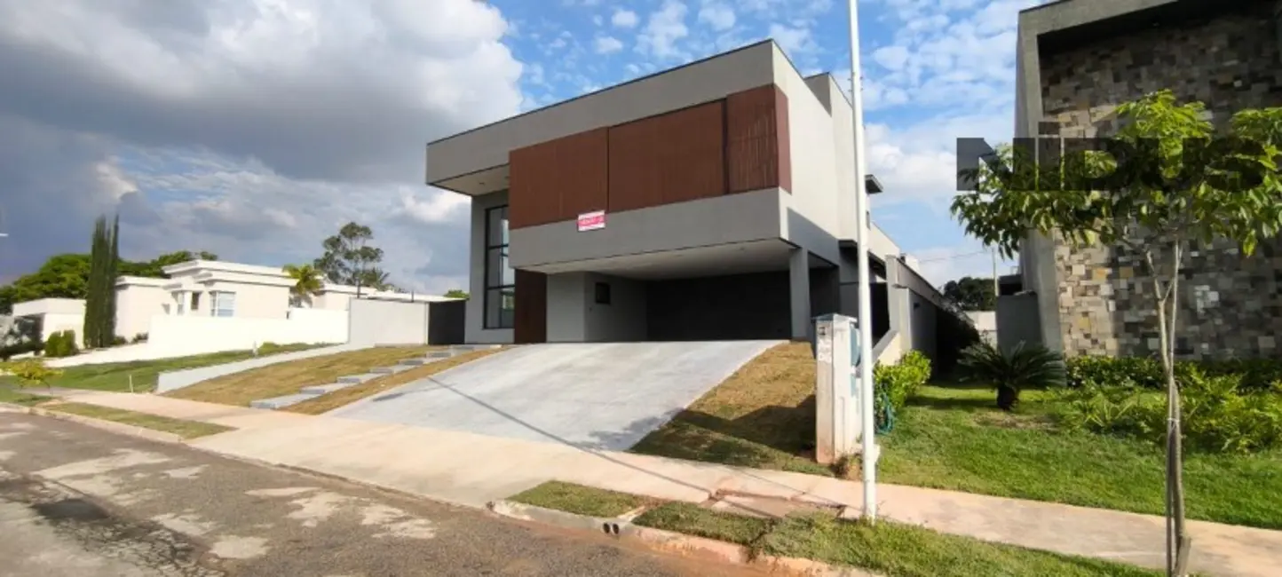 Casa de Condomínio com 3 quartos à venda, 528m2 em Jardim Residencial Saint Patrick, Sorocaba - SP - imagem 3 Foto 3 de Casa de Condomínio com 3 quartos à venda, 528m2 em Jardim Residencial Saint Patrick, Sorocaba - SP