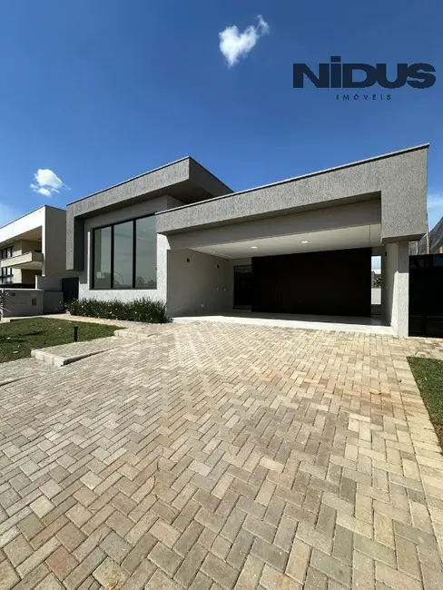 Foto 1 de Casa com 4 quartos à venda, 230m2 em Votorantim - SP