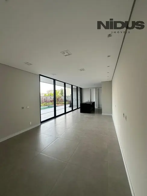 Foto 2 de Casa com 4 quartos à venda, 364m2 em Votorantim - SP