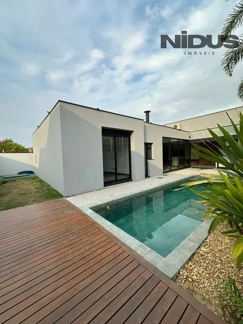 Foto 1 de Casa de Condomínio com 3 quartos à venda, 240m2 em Votorantim - SP