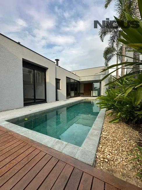 Foto 9 de Casa de Condomínio com 3 quartos à venda, 240m2 em Votorantim - SP