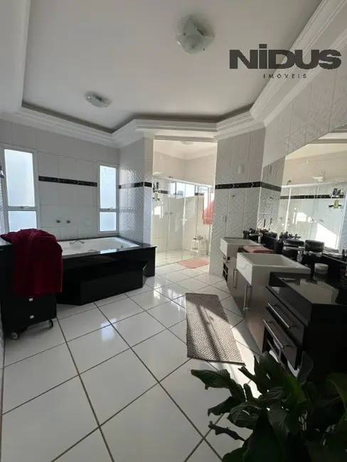 Casa de Condomínio com 5 quartos para alugar, 520m2 em Parque Campolim, Sorocaba - SP - imagem 5 Foto 5 de Casa de Condomínio com 5 quartos para alugar, 520m2 em Parque Campolim, Sorocaba - SP