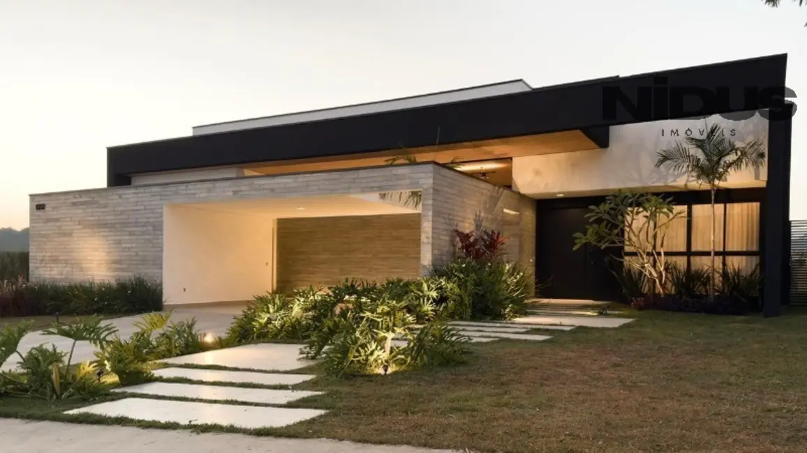 Foto 1 de Casa de Condomínio com 3 quartos à venda, 233m2 em Aracoiaba Da Serra - SP