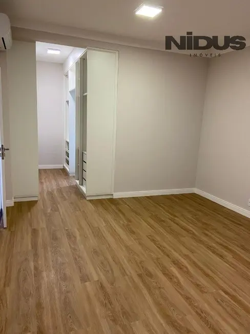 Casa de Condomínio com 3 quartos à venda, 247m2 em Votorantim - SP - imagem 5 Foto 5 de Casa de Condomínio com 3 quartos à venda, 247m2 em Votorantim - SP