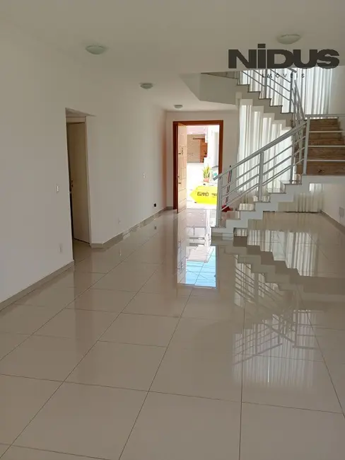 Casa de Condomínio com 4 quartos para alugar, 270m2 em Colina Santa Mônica, Votorantim - SP - imagem 2 Foto 2 de Casa de Condomínio com 4 quartos para alugar, 270m2 em Colina Santa Mônica, Votorantim - SP