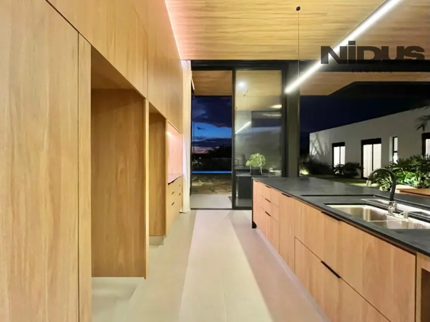 Foto 9 de Casa de Condomínio com 3 quartos à venda, 233m2 em Aracoiaba Da Serra - SP