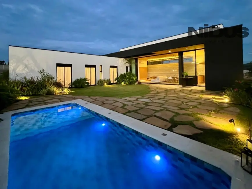 Foto 4 de Casa de Condomínio com 3 quartos à venda, 233m2 em Aracoiaba Da Serra - SP
