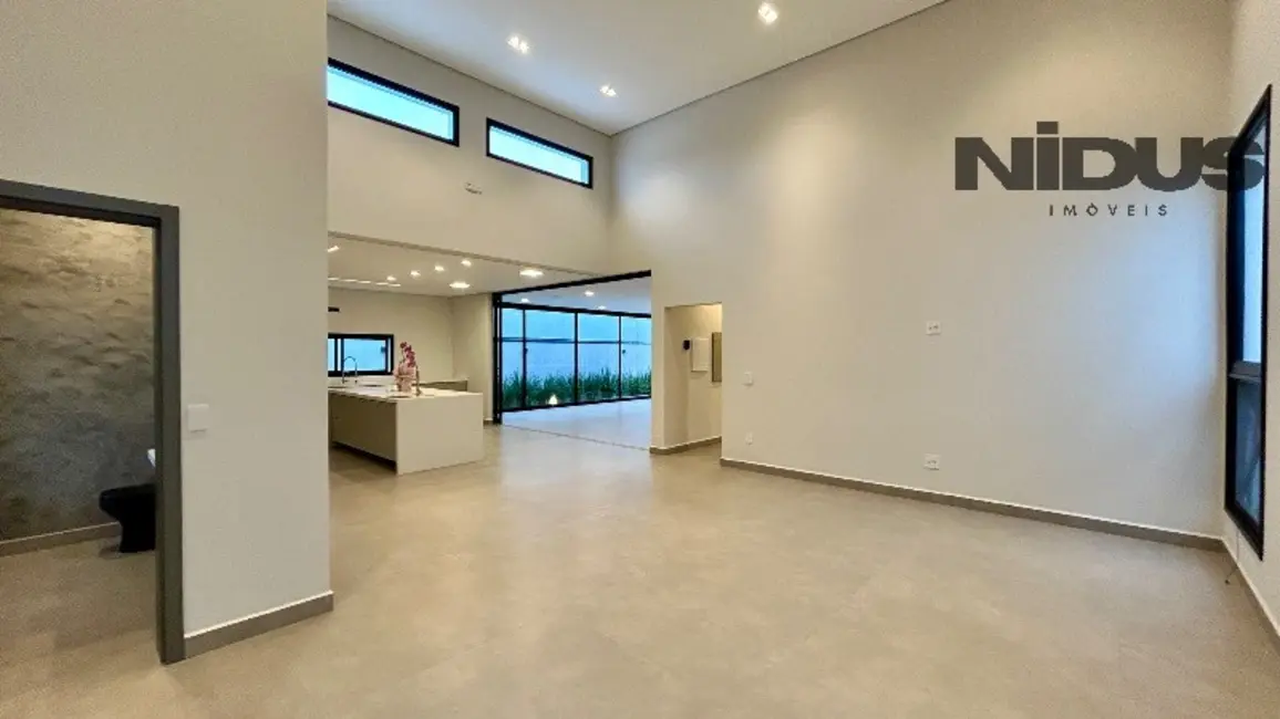 Foto 1 de Casa com 3 quartos à venda, 310m2 em Votorantim - SP