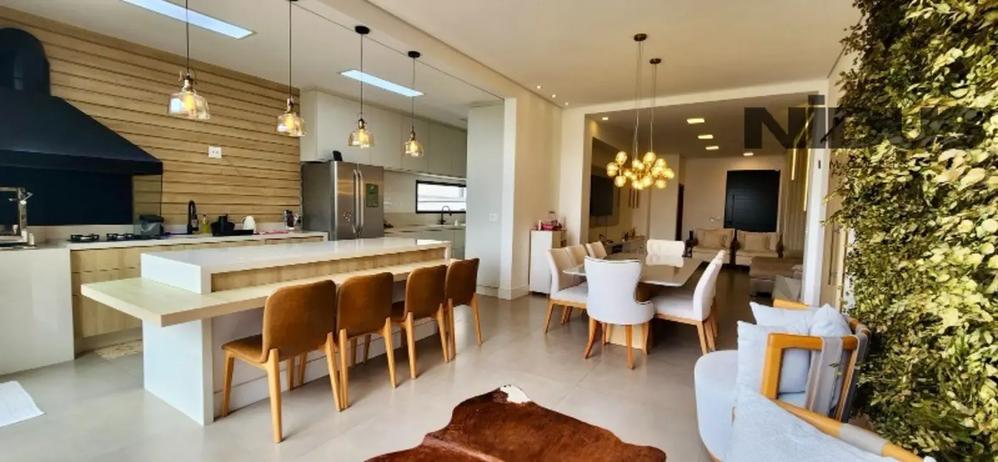 Foto 1 de Casa de Condomínio com 3 quartos à venda e para alugar, 246m2 em Votorantim - SP