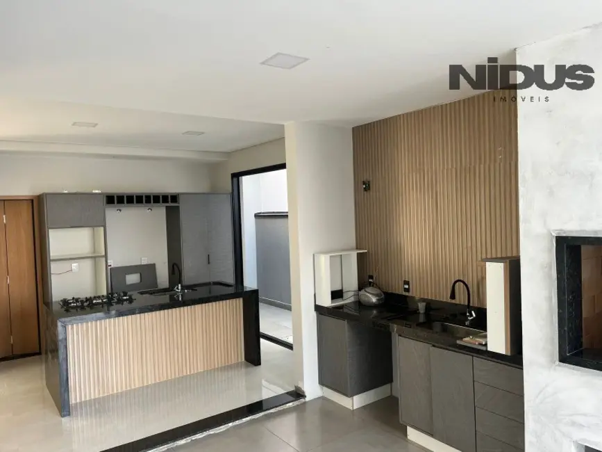 Casa de Condomínio com 3 quartos à venda, 198m2 em Sorocaba - SP - imagem 2 Foto 2 de Casa de Condomínio com 3 quartos à venda, 198m2 em Sorocaba - SP