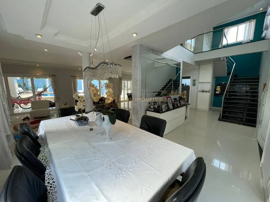 Casa com 3 quartos à venda, 335m2 em Tanque, Rio De Janeiro - RJ - imagem 9 Foto 9 de Casa com 3 quartos à venda, 335m2 em Tanque, Rio De Janeiro - RJ