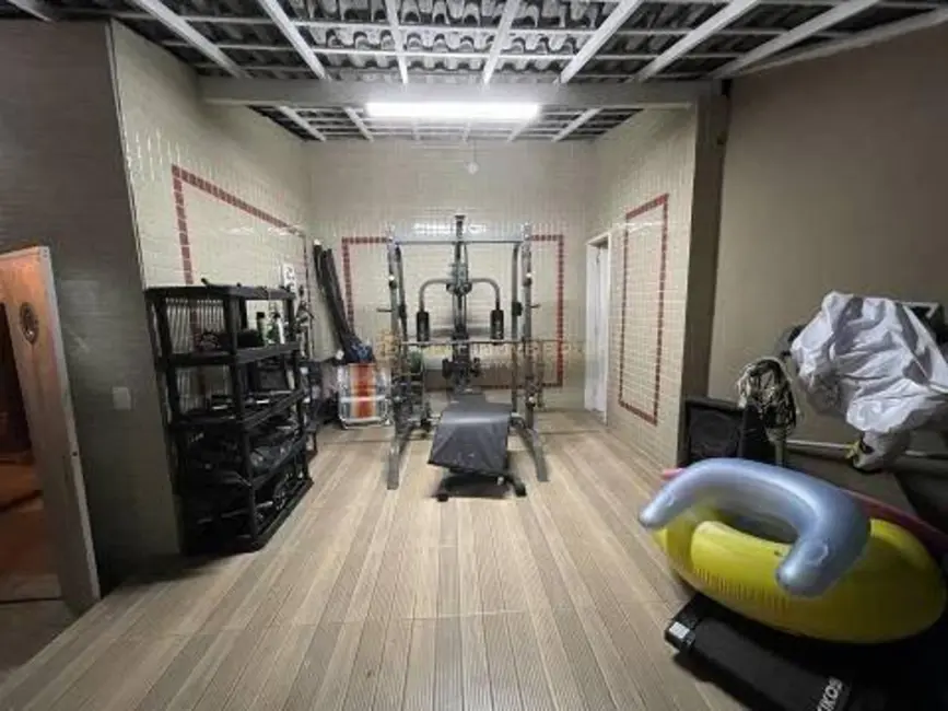 Casa com 4 quartos à venda, 560m2 em Anil, Rio De Janeiro - RJ - imagem 8 Foto 8 de Casa com 4 quartos à venda, 560m2 em Anil, Rio De Janeiro - RJ